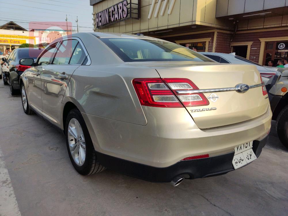 Ford Taurus